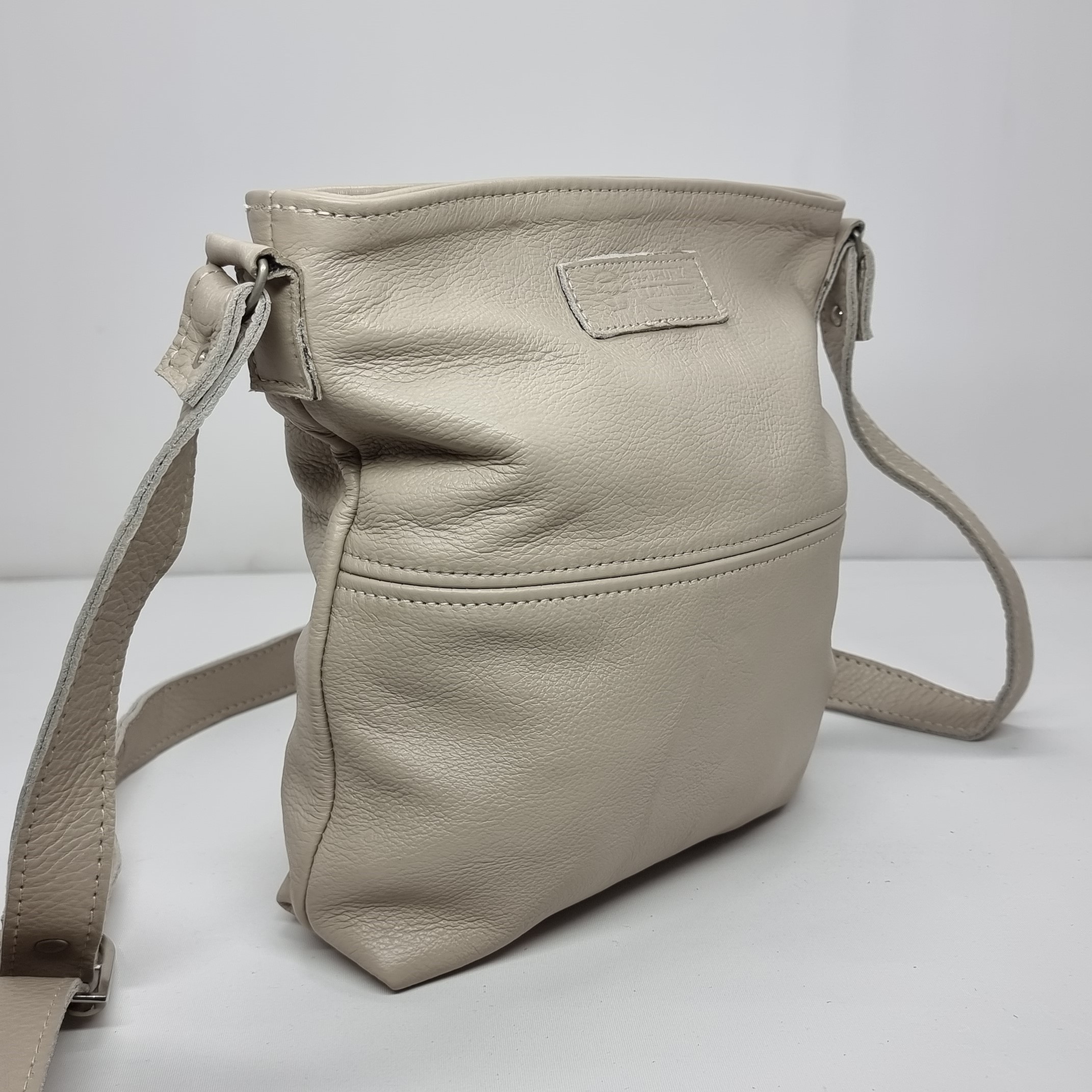 Dahlia Cream 2