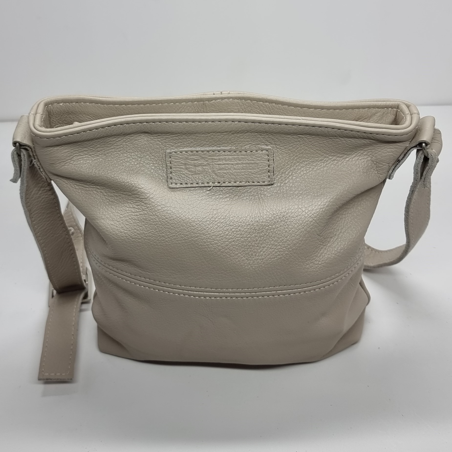 Dahlia Cream 4