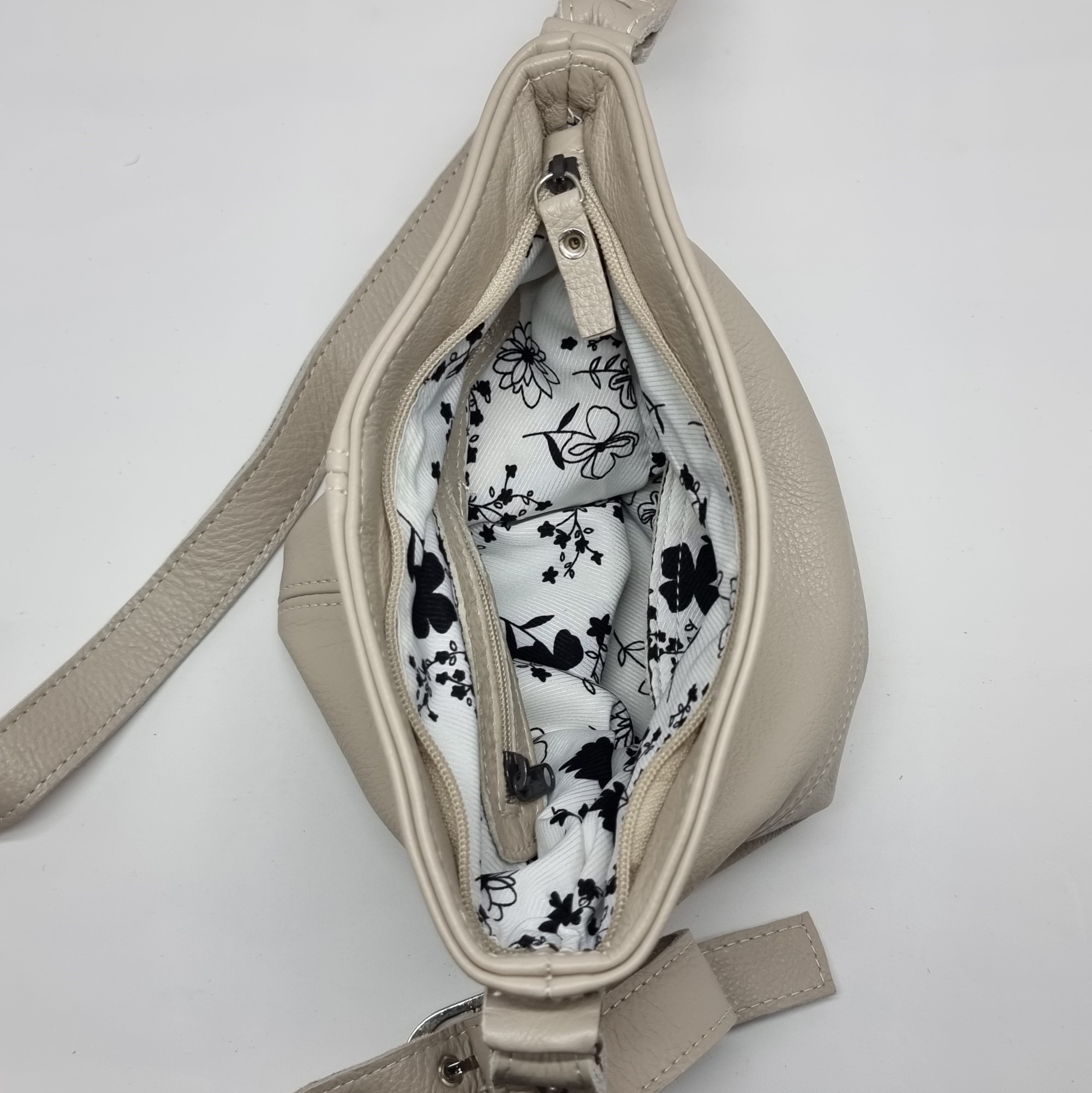 Dahlia Cream 5